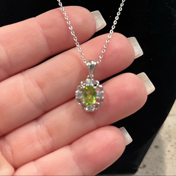 Sterling silver peridot 18” necklace - Picture 3 of 5